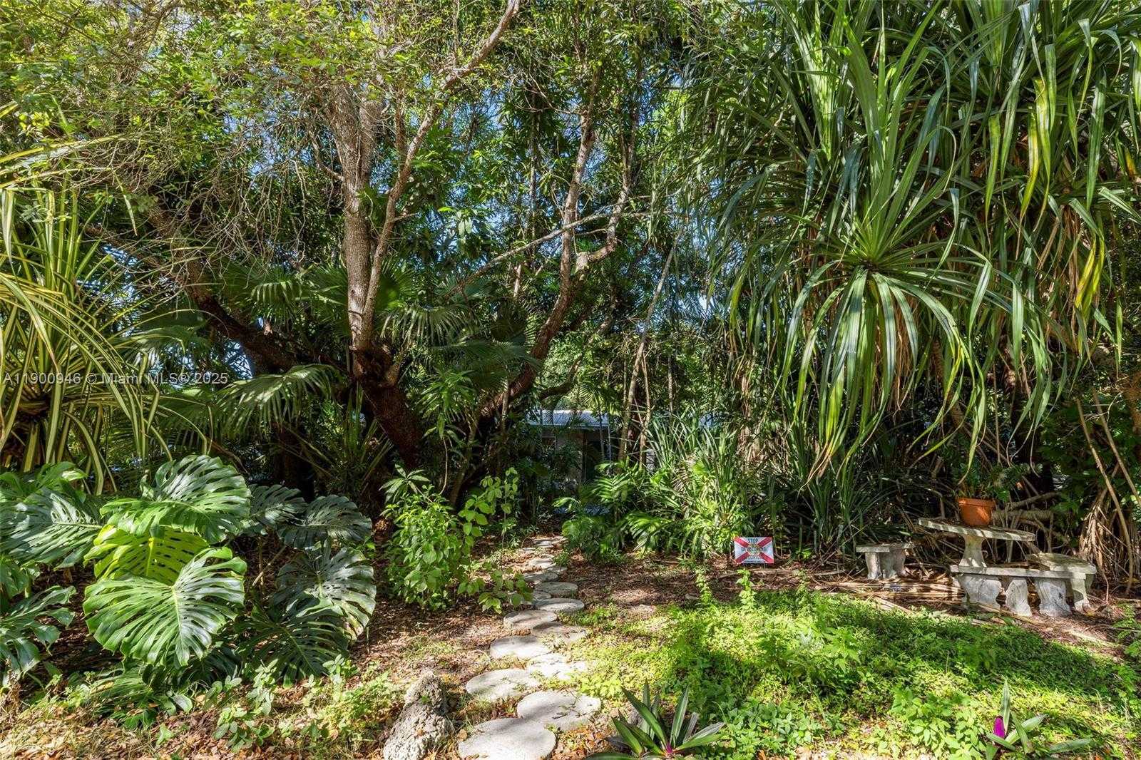 Small Image of 15290 SOUTH WEST 82ND AVE, Palmetto Bay Number 5