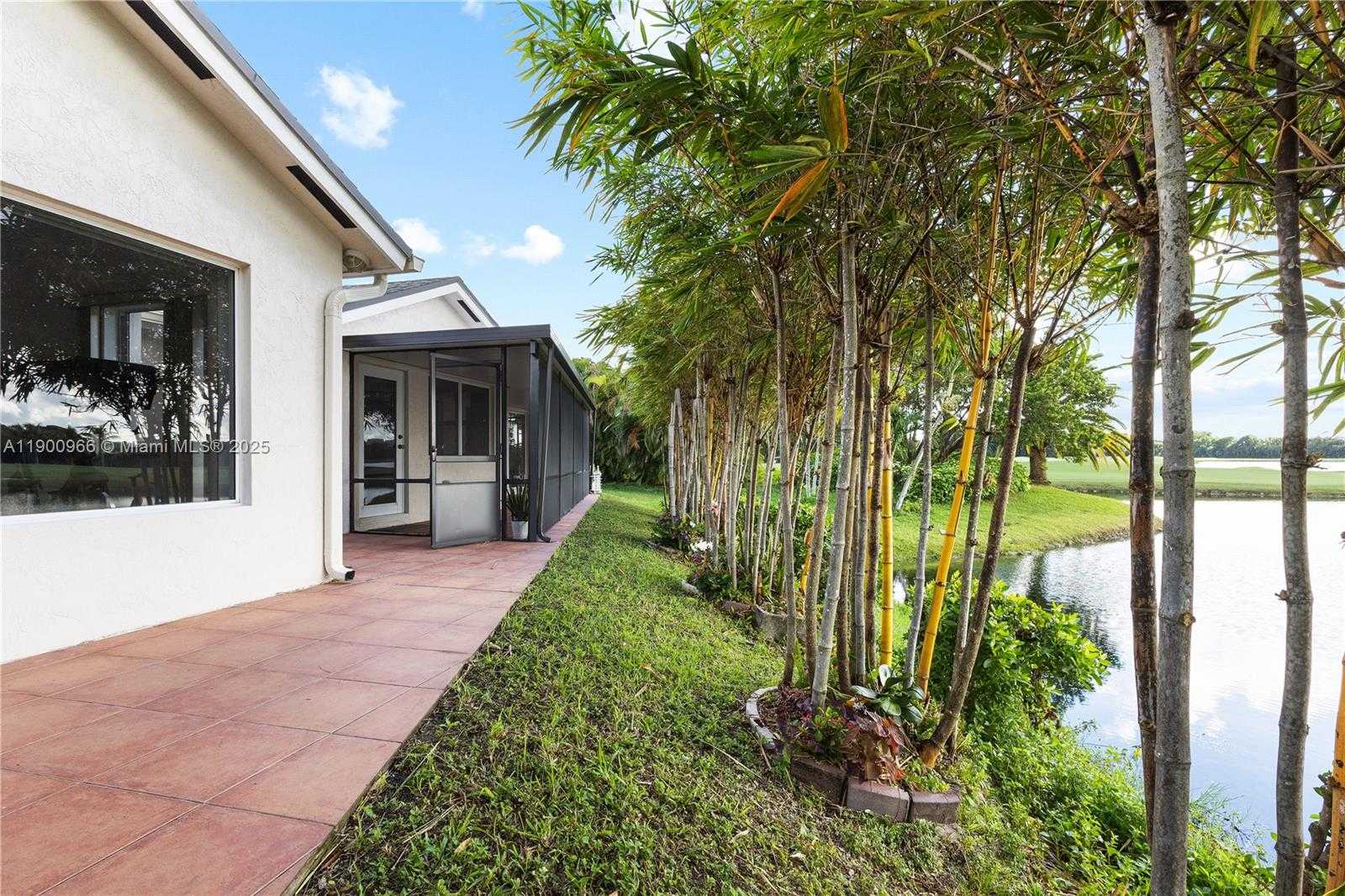 Small Image of Doral Number 13