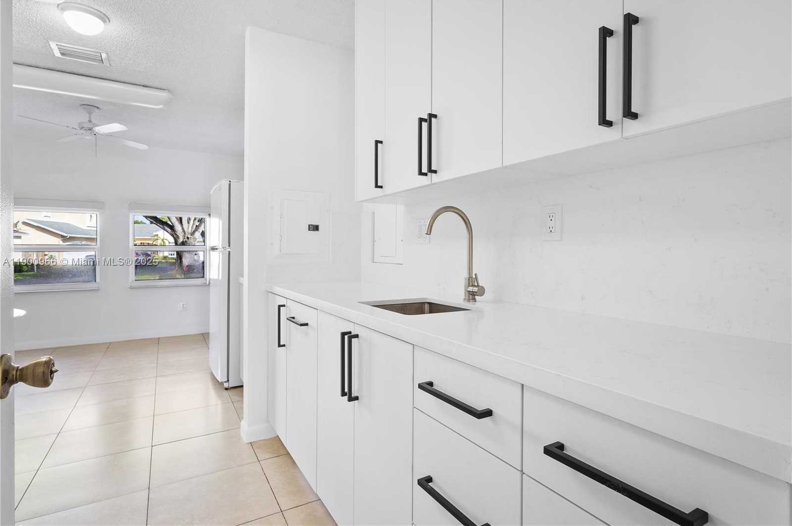 Small Image of Doral Number 21