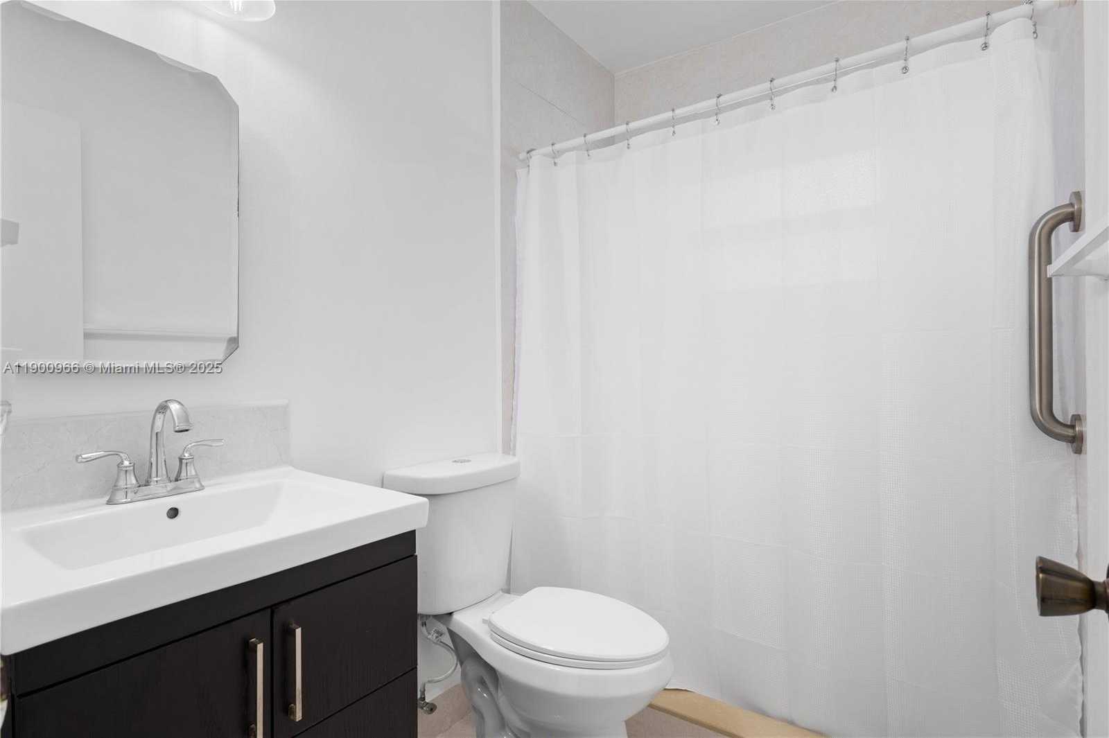 Small Image of Doral Number 24