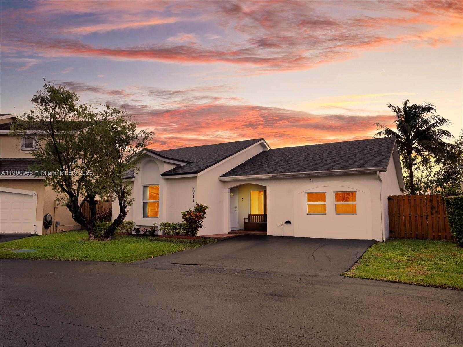 Small Image of Doral Number 30