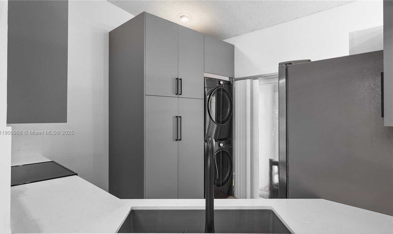 Small Image of Doral Number 7