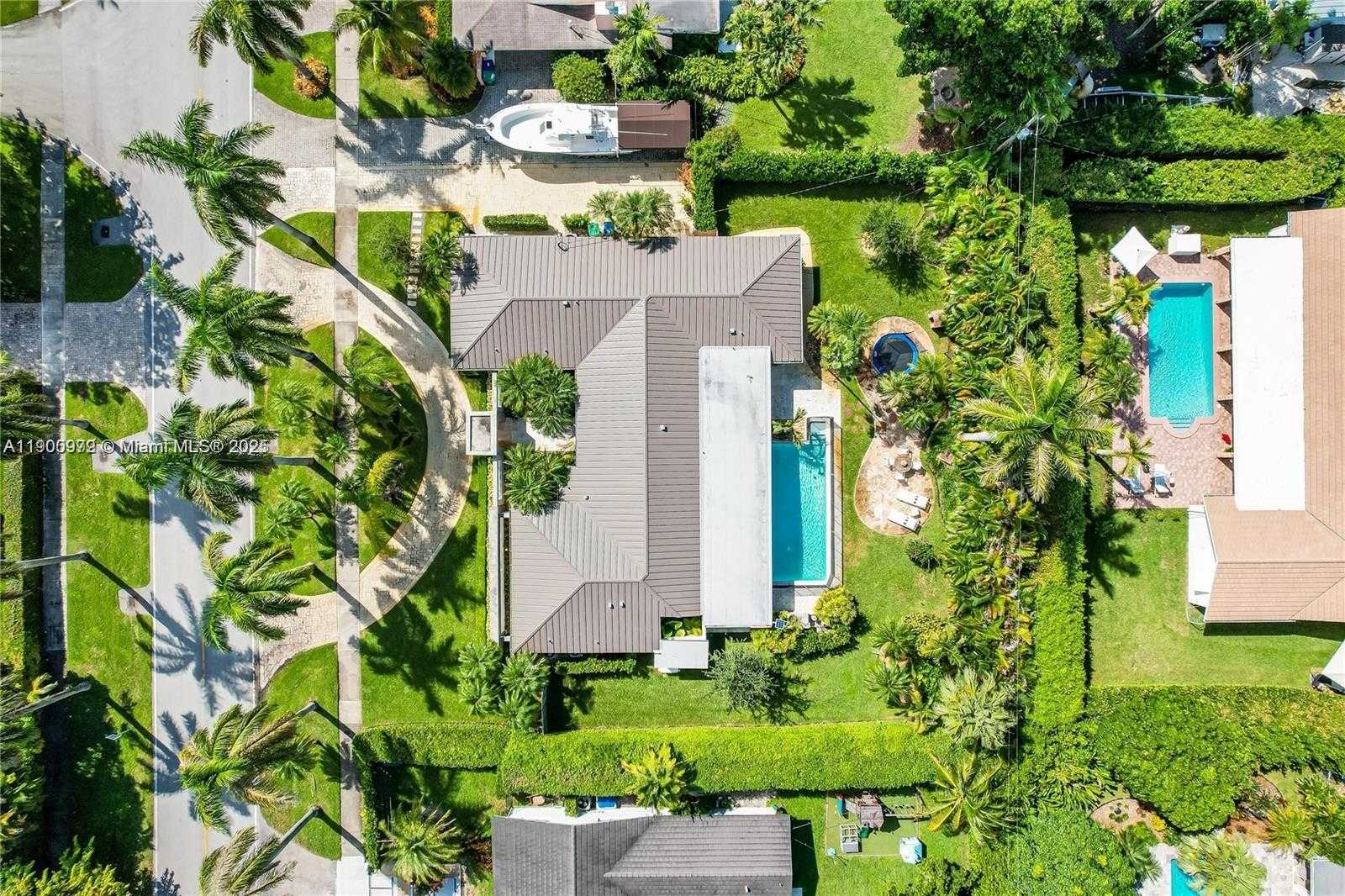 Small Image of 11570 SOUTH WEST 72ND AVE, Pinecrest Number 33