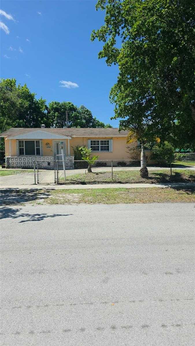 Small Image of 17960 NORTH WEST 22ND CT, Miami Gardens Number 2