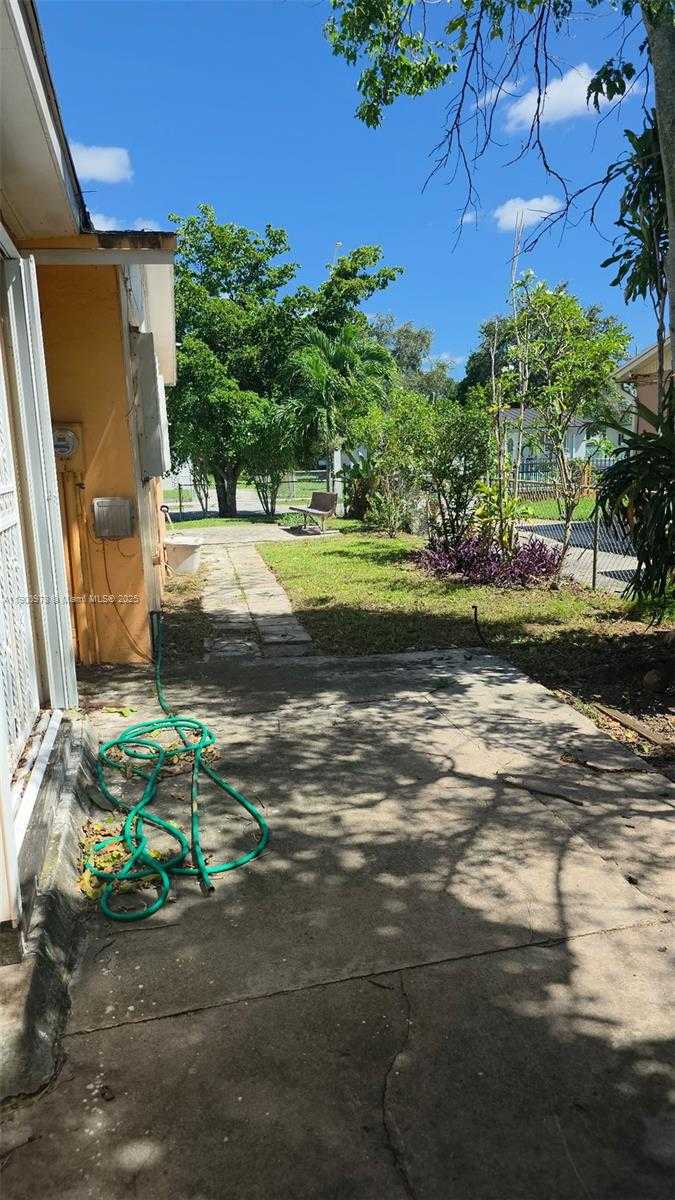 Small Image of 17960 NORTH WEST 22ND CT, Miami Gardens Number 5