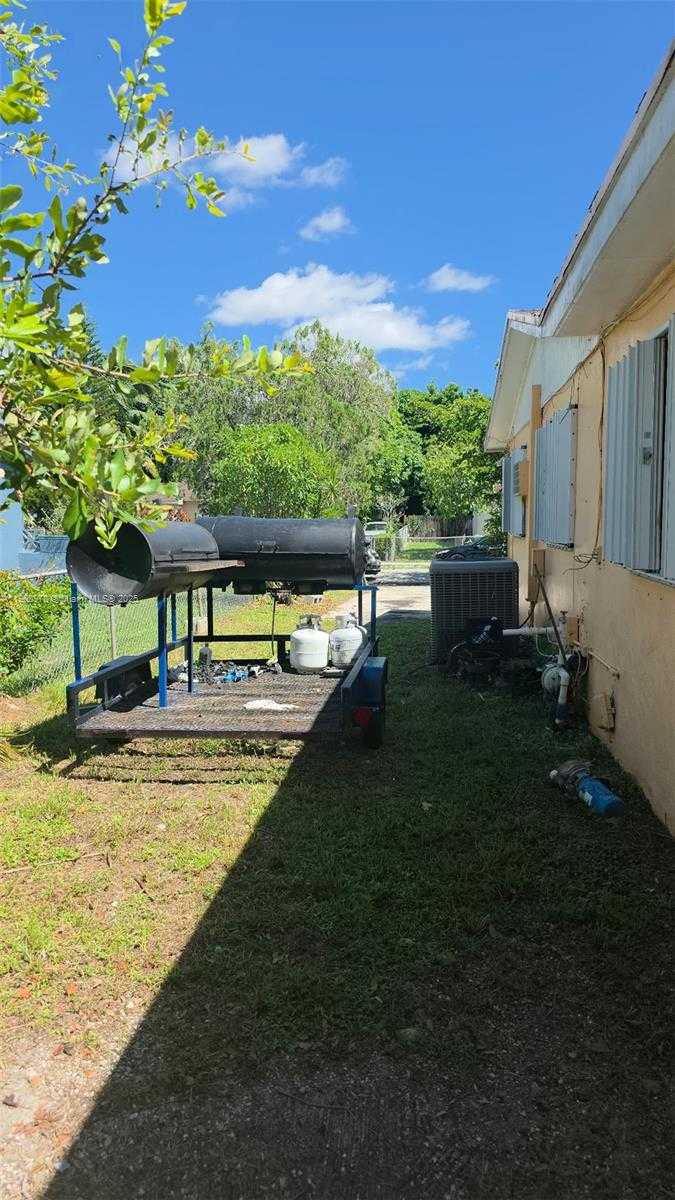 Small Image of 17960 NORTH WEST 22ND CT, Miami Gardens Number 6