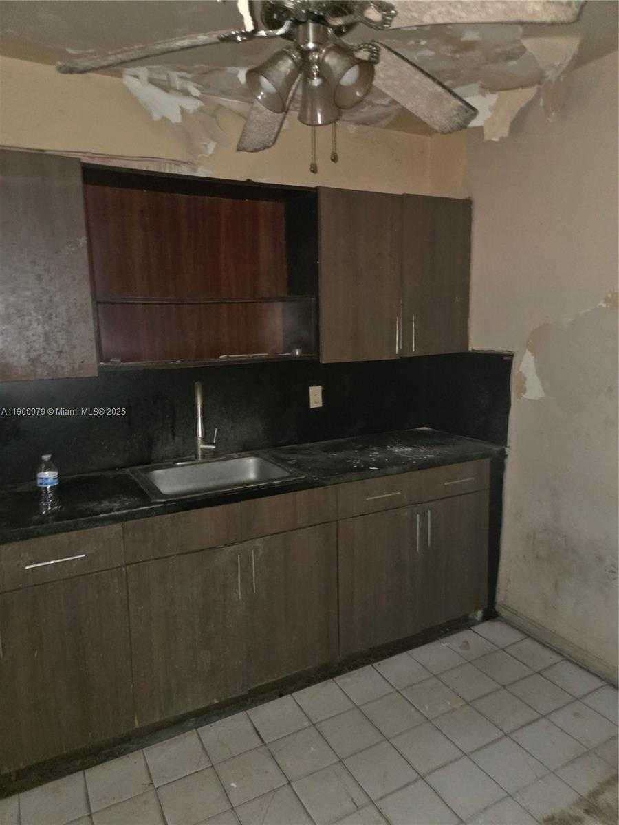 Small Image of 763 NORTH EAST 140TH ST, North Miami Number 15
