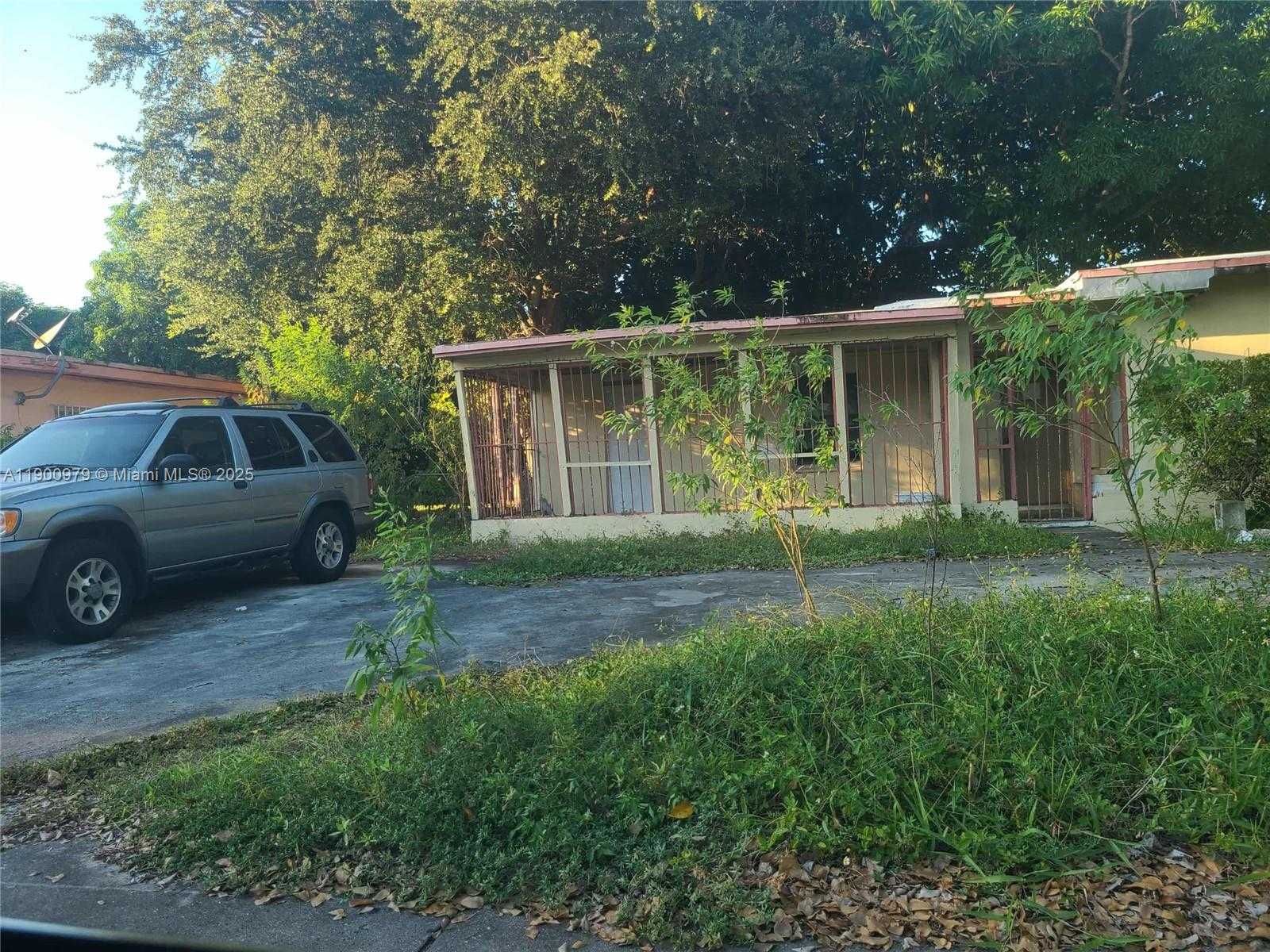 Small Image of 763 NORTH EAST 140TH ST, North Miami Number 2