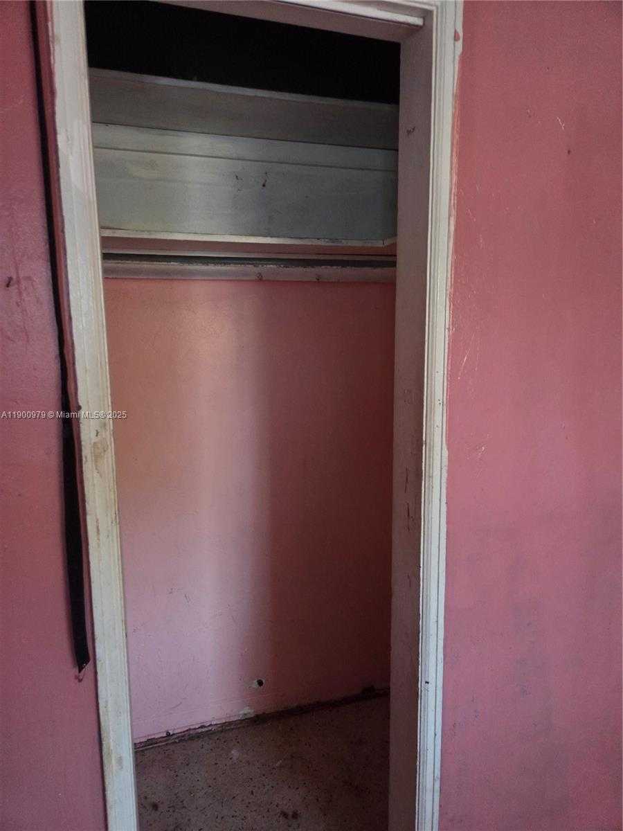 Small Image of 763 NORTH EAST 140TH ST, North Miami Number 21