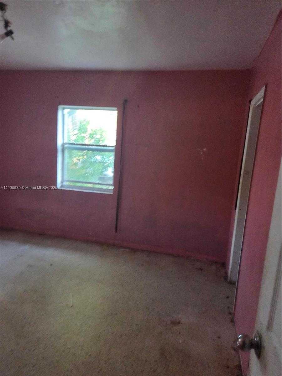 Small Image of 763 NORTH EAST 140TH ST, North Miami Number 23
