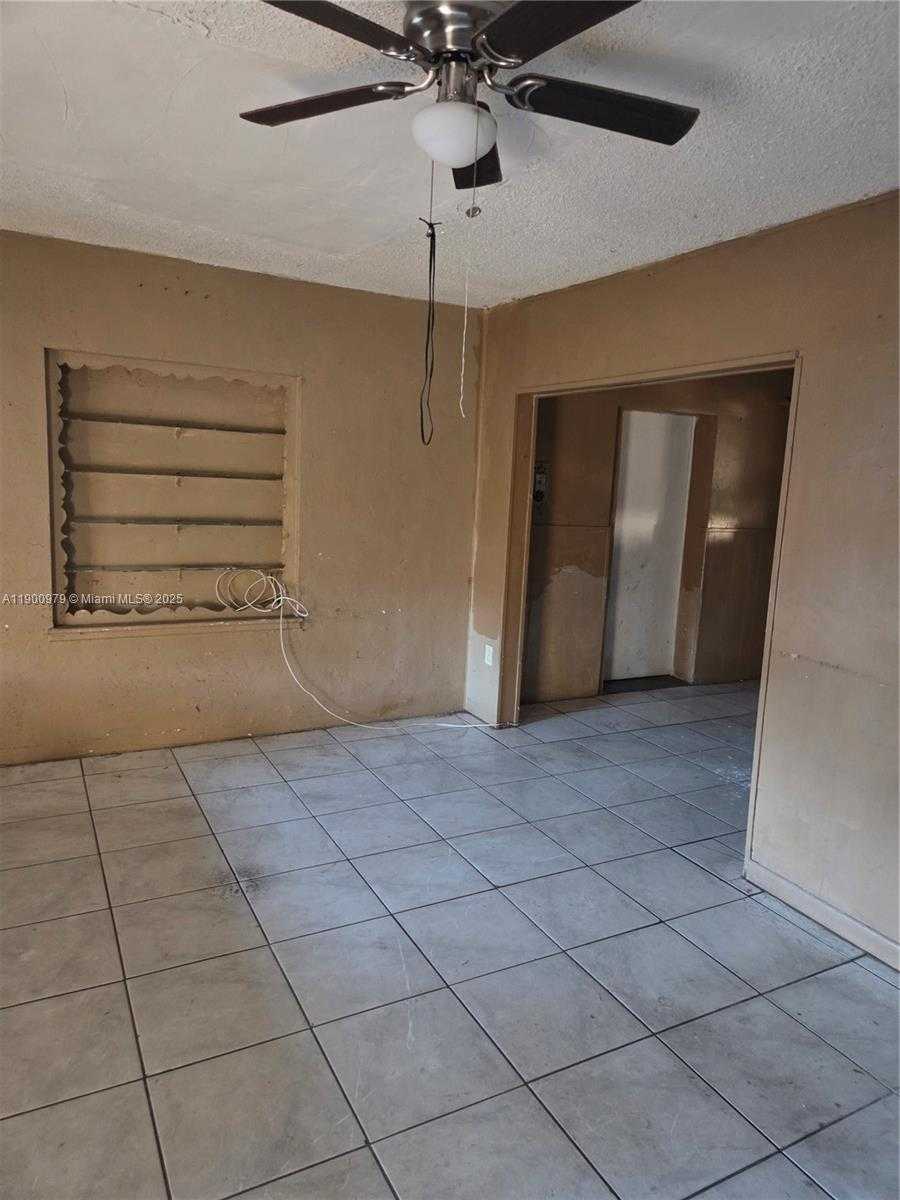 Small Image of 763 NORTH EAST 140TH ST, North Miami Number 24