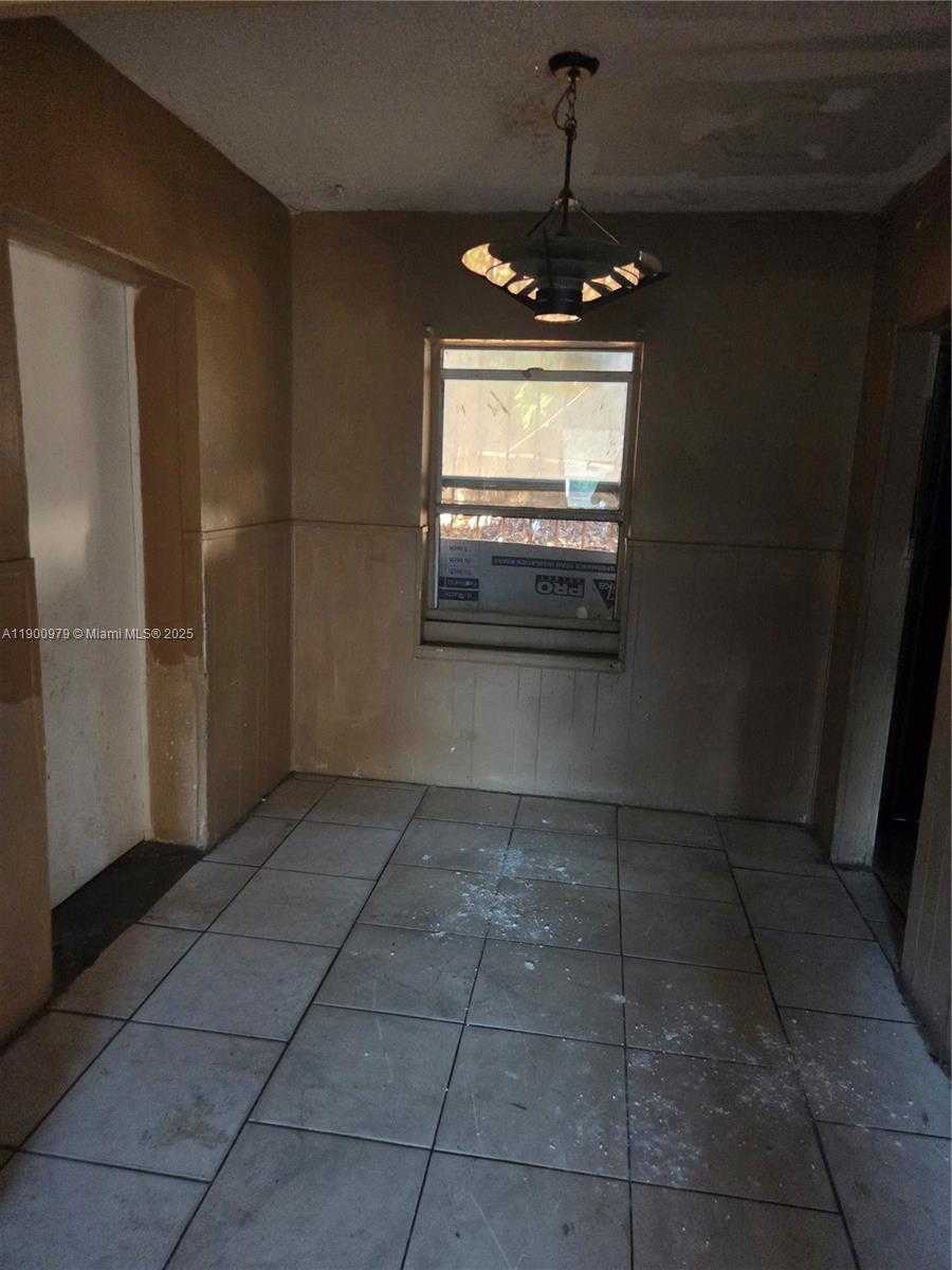 Small Image of 763 NORTH EAST 140TH ST, North Miami Number 25