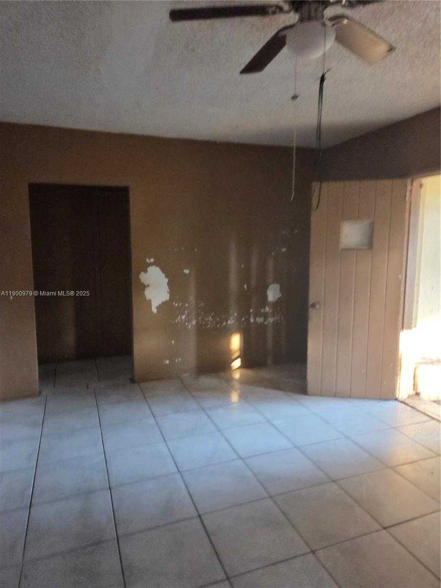 Small Image of 763 NORTH EAST 140TH ST, North Miami Number 26