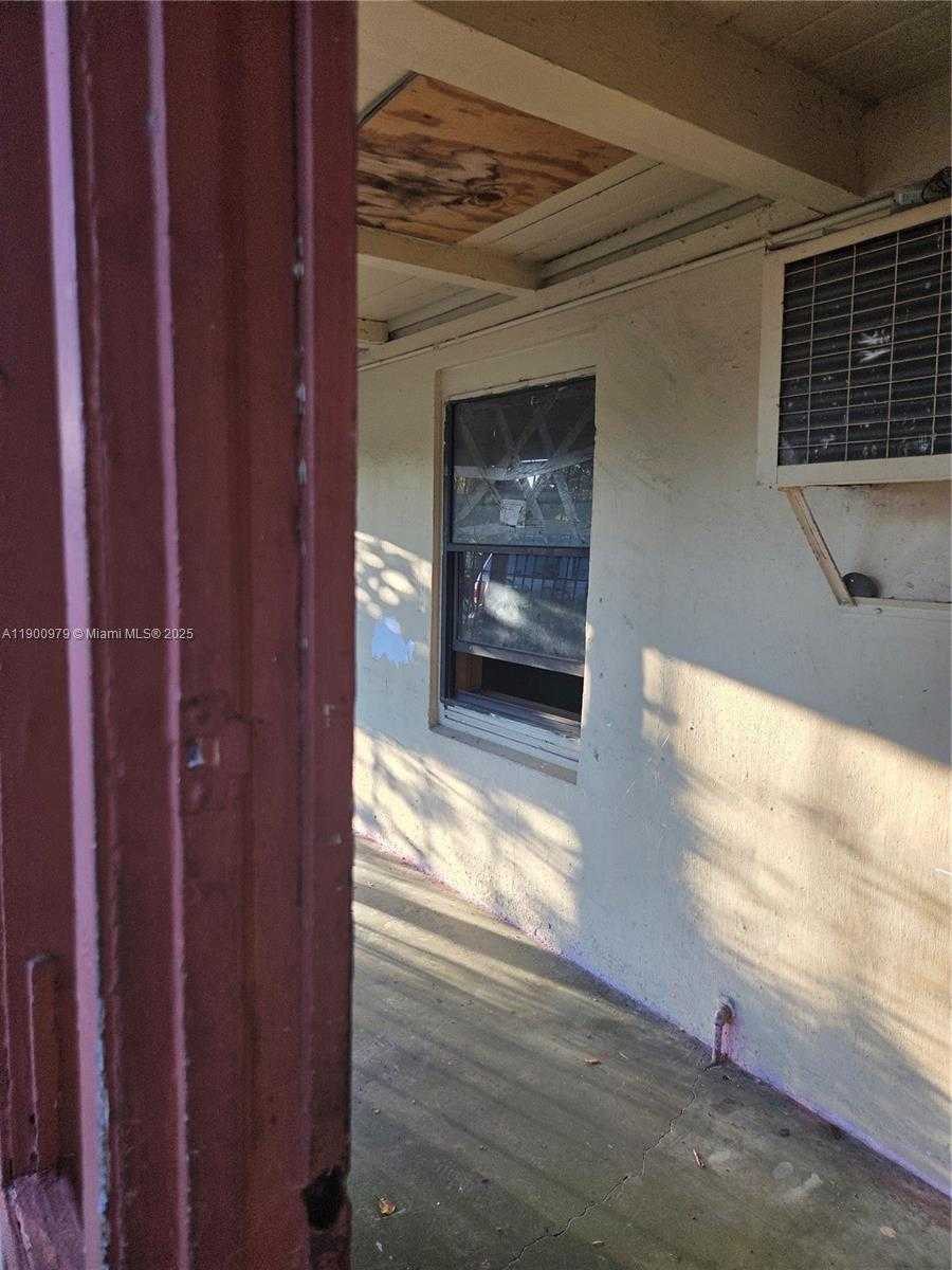Small Image of 763 NORTH EAST 140TH ST, North Miami Number 28