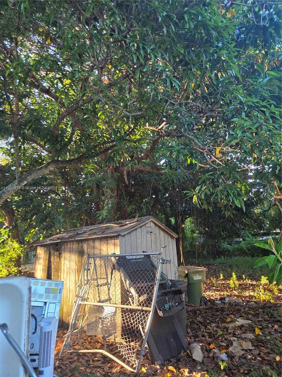 Small Image of 763 NORTH EAST 140TH ST, North Miami Number 5