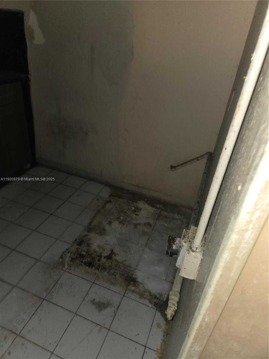 Small Image of 763 NORTH EAST 140TH ST, North Miami Number 8