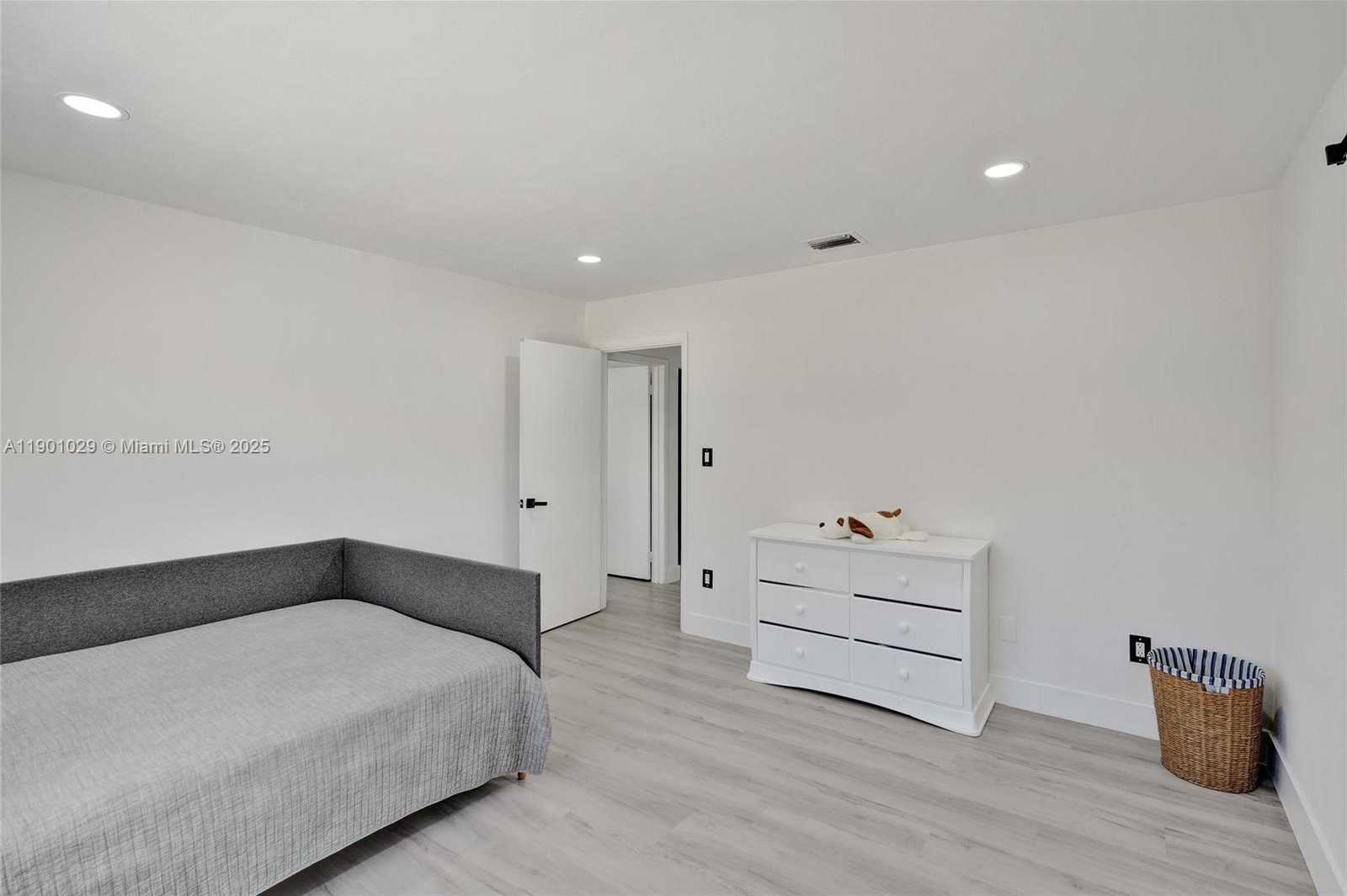 Small Image of 9371 SOUTH WEST 185TH TER, Cutler Bay Number 23