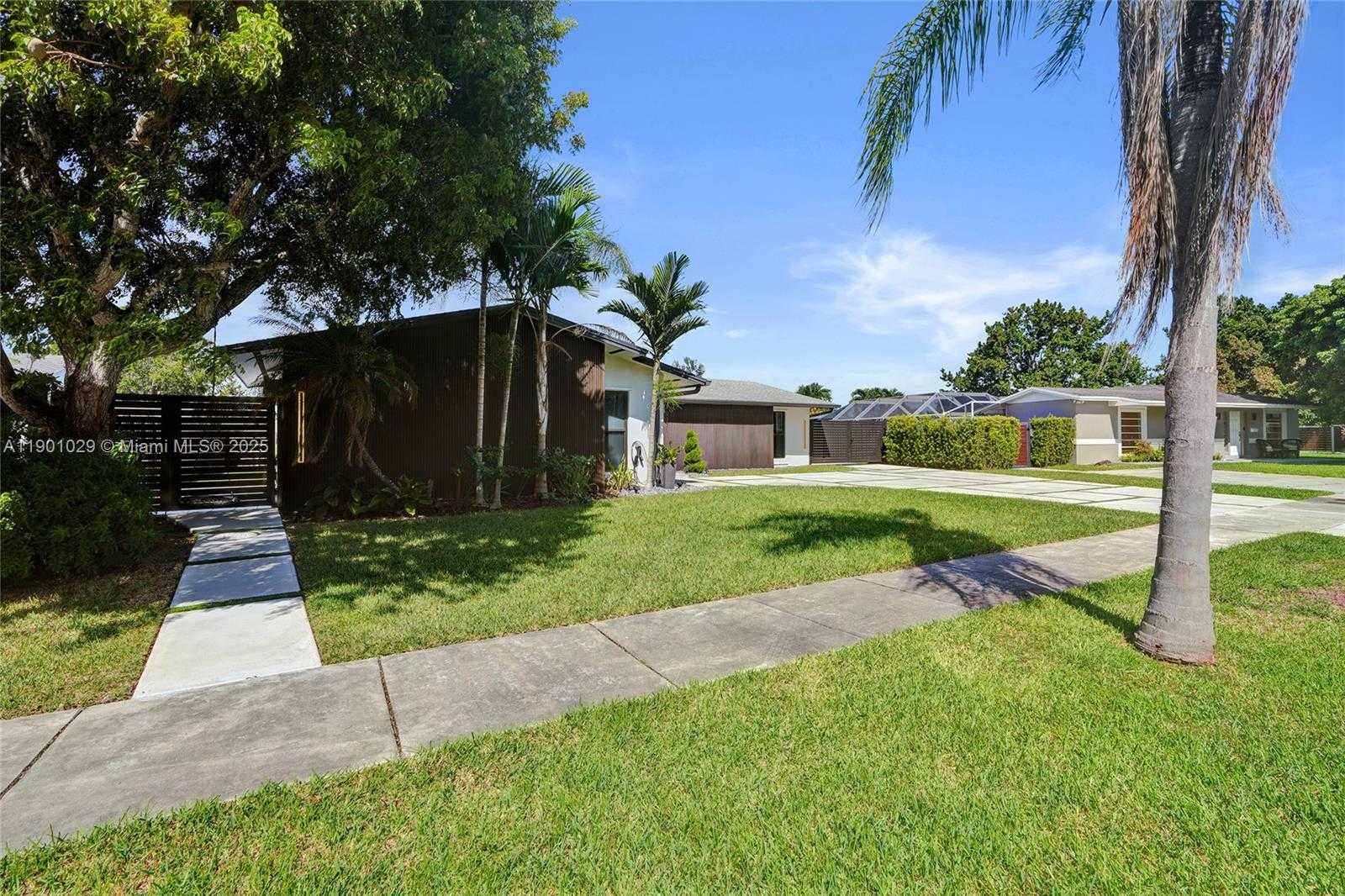 Small Image of 9371 SOUTH WEST 185TH TER, Cutler Bay Number 5