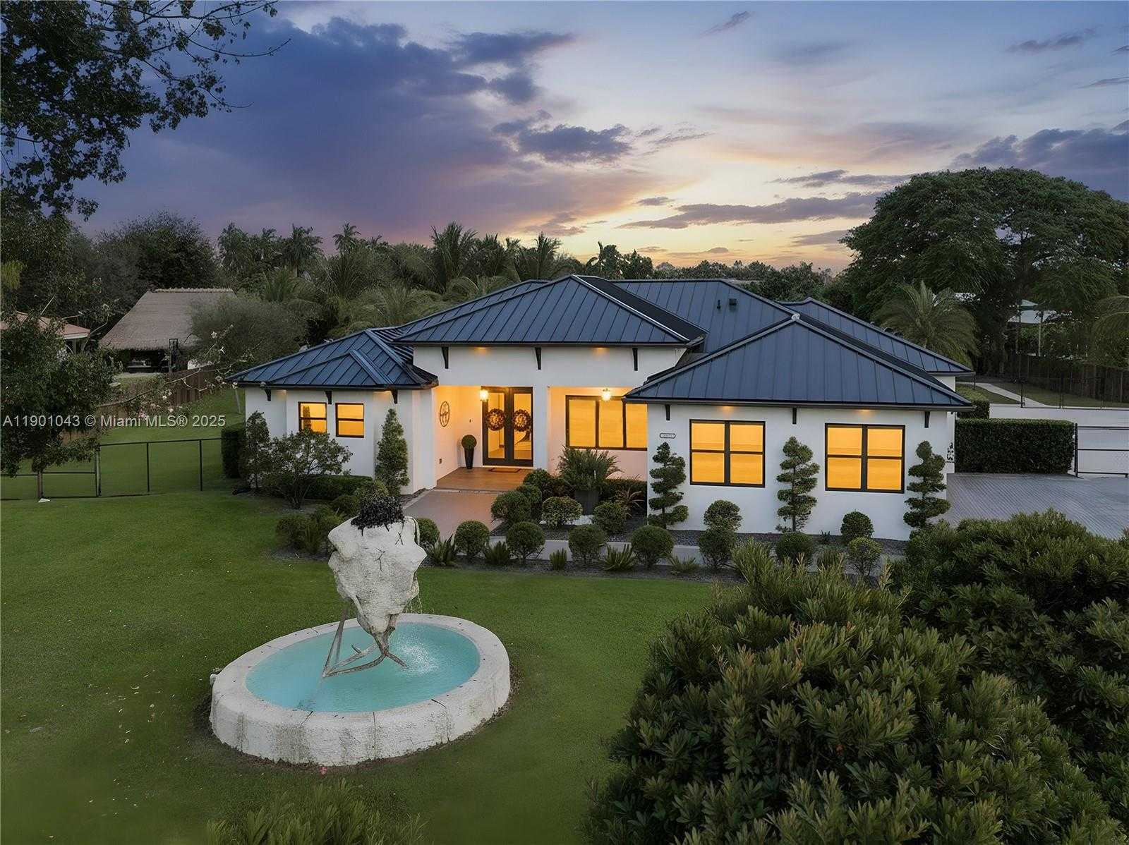 Small Image of 29371 SOUTH WEST 173RD CT, Homestead Number 2