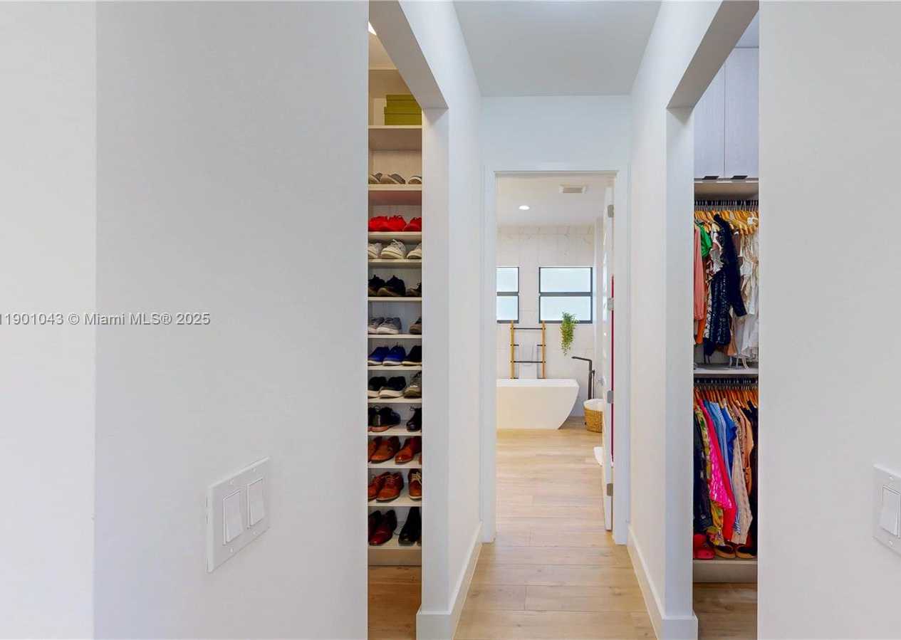 Small Image of 29371 SOUTH WEST 173RD CT, Homestead Number 32