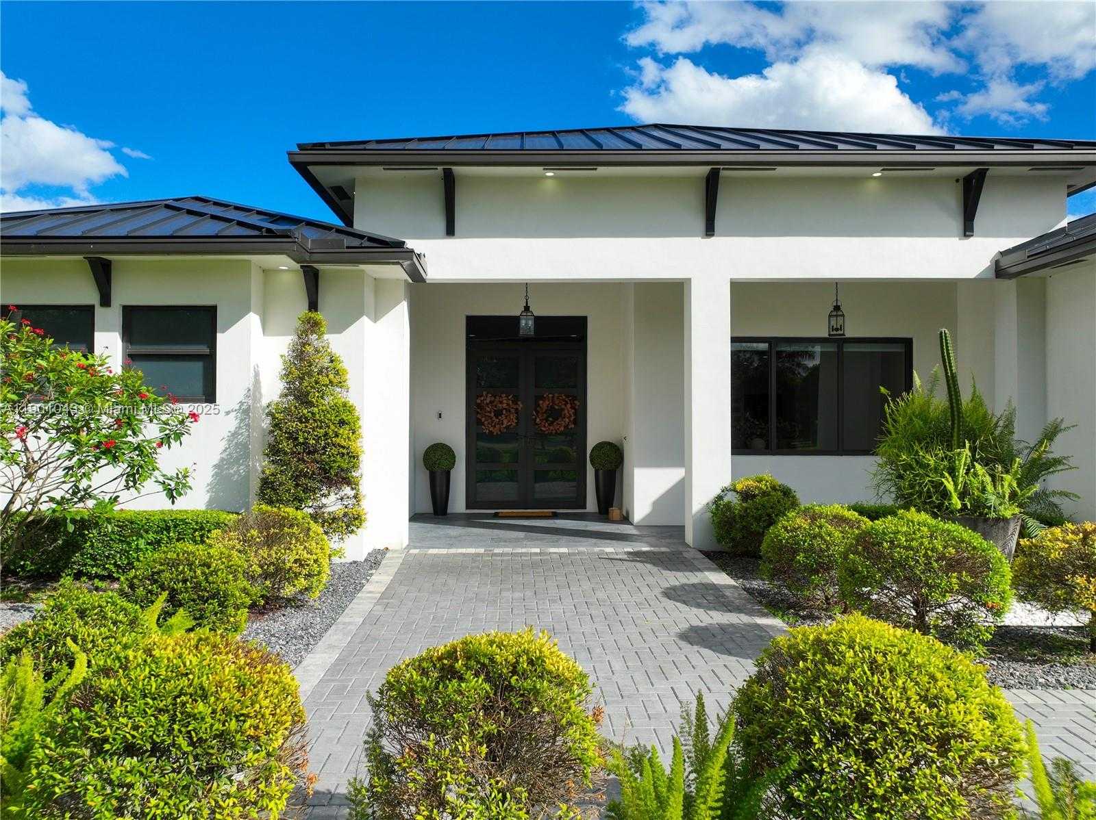 Small Image of 29371 SOUTH WEST 173RD CT, Homestead Number 5