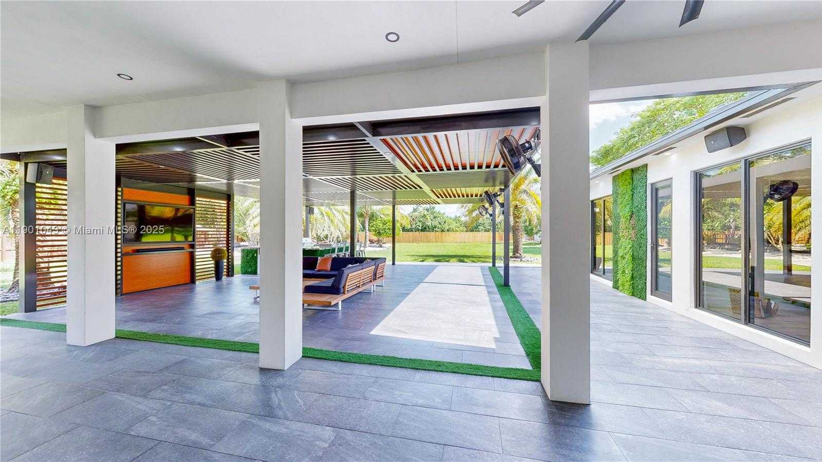 Small Image of 29371 SOUTH WEST 173RD CT, Homestead Number 56