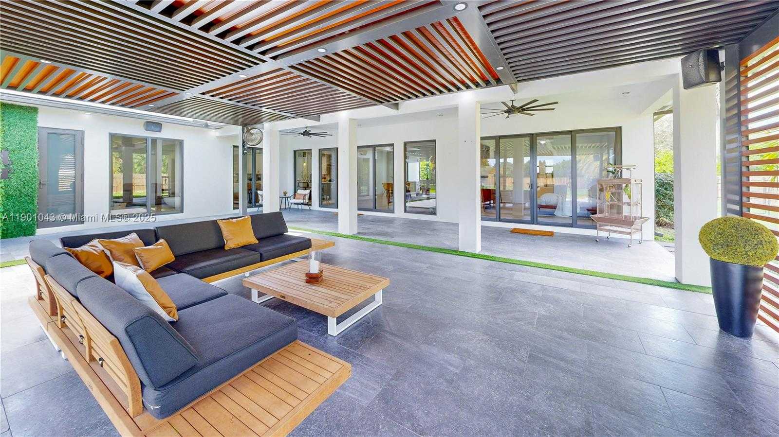 Small Image of 29371 SOUTH WEST 173RD CT, Homestead Number 60