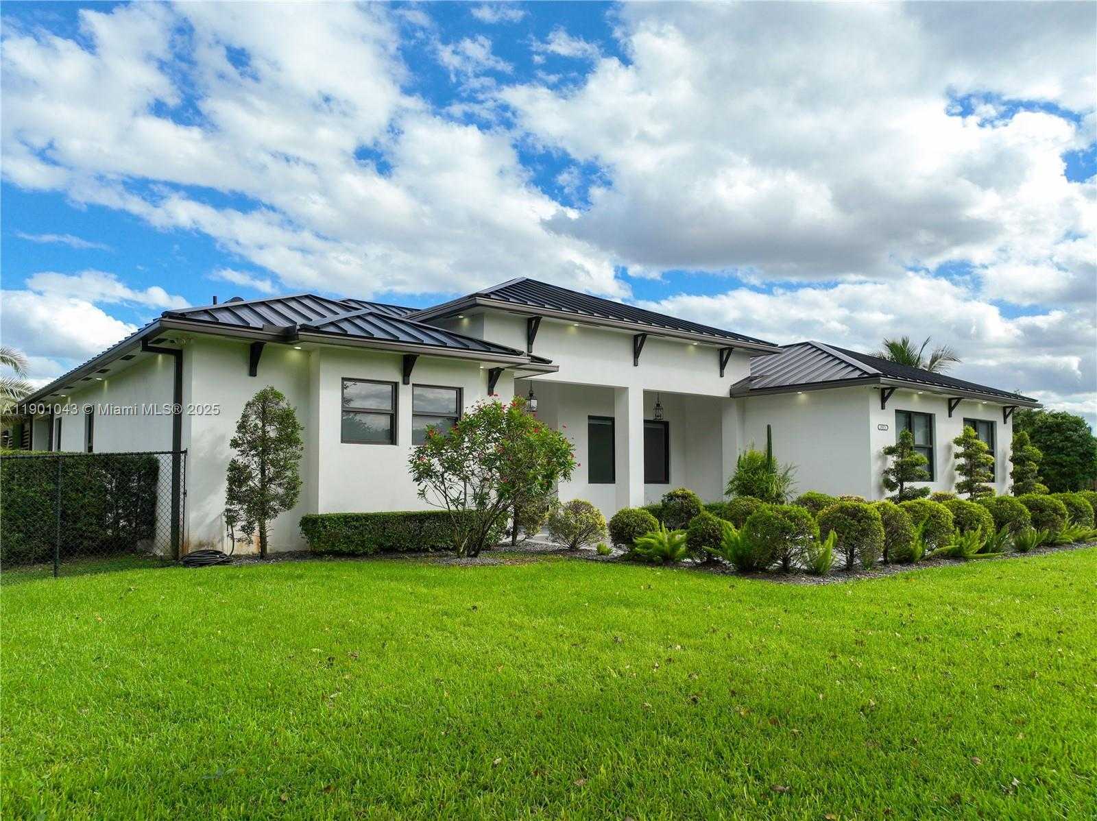 Small Image of 29371 SOUTH WEST 173RD CT, Homestead Number 84