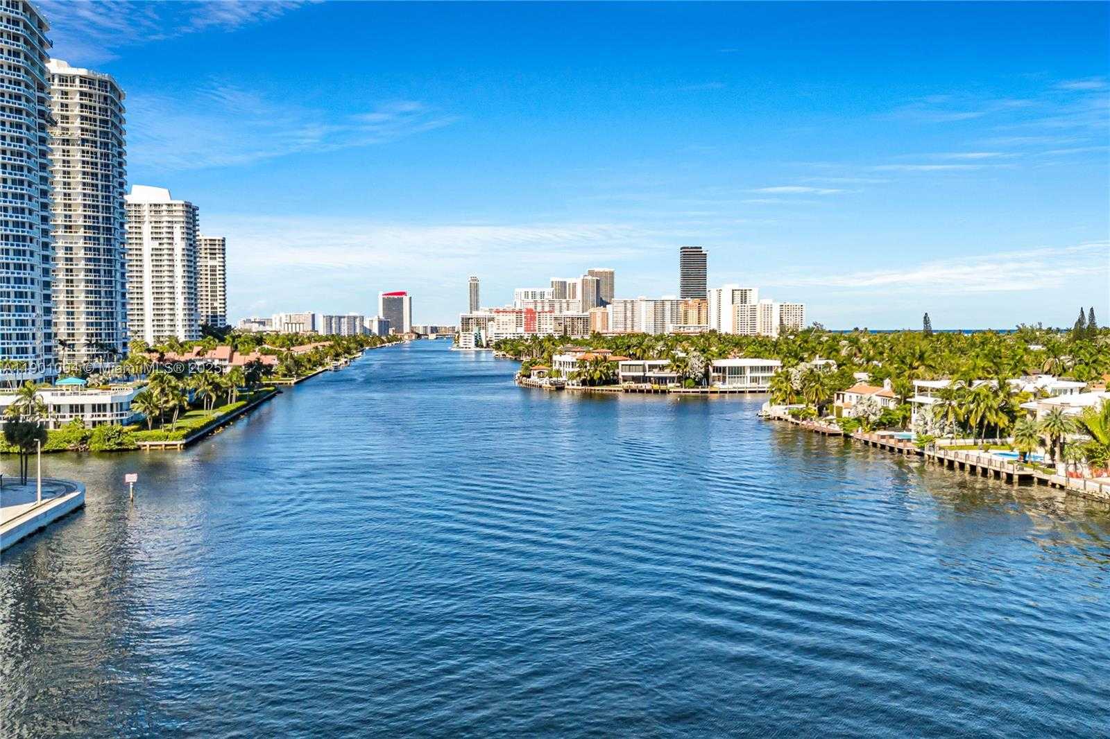 Small Image of 393 CENTRE IS, Golden Beach Number 31