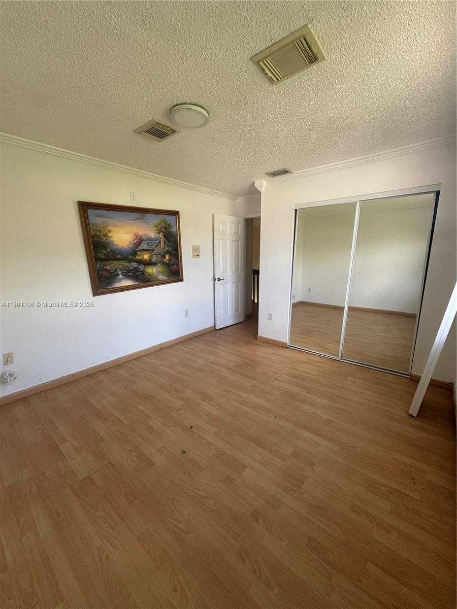 Small Image of 7945 NORTH WEST 187TH LN, Hialeah Number 11