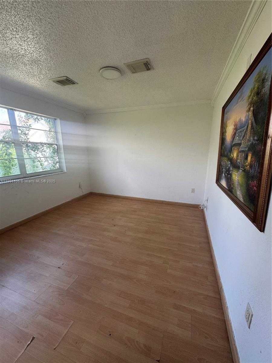 Small Image of 7945 NORTH WEST 187TH LN, Hialeah Number 12