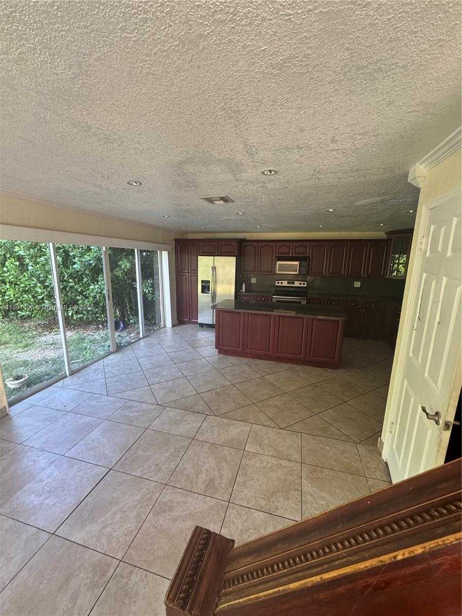Small Image of 7945 NORTH WEST 187TH LN, Hialeah Number 20