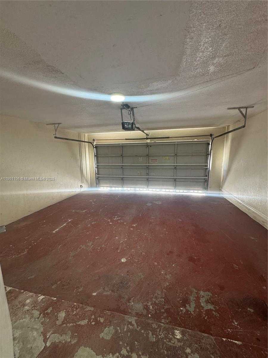 Small Image of 7945 NORTH WEST 187TH LN, Hialeah Number 24