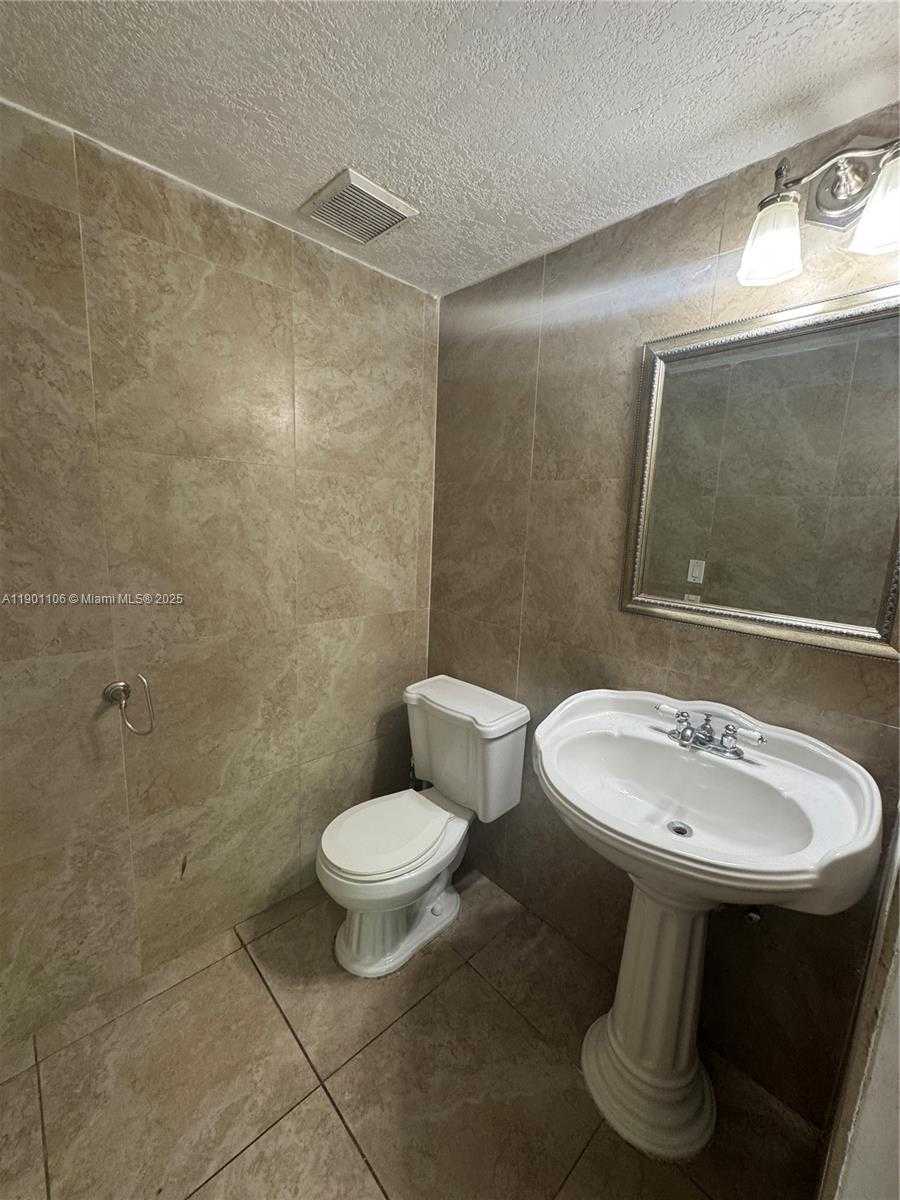 Small Image of 7945 NORTH WEST 187TH LN, Hialeah Number 6