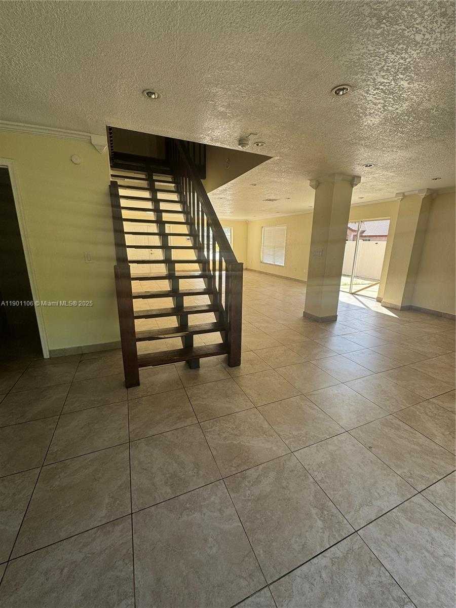 Small Image of 7945 NORTH WEST 187TH LN, Hialeah Number 7