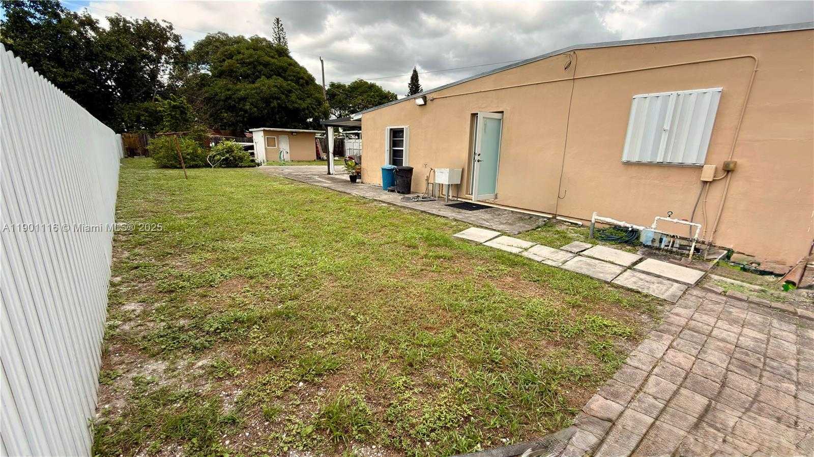 Small Image of 1041 EAST 19TH ST, Hialeah Number 13