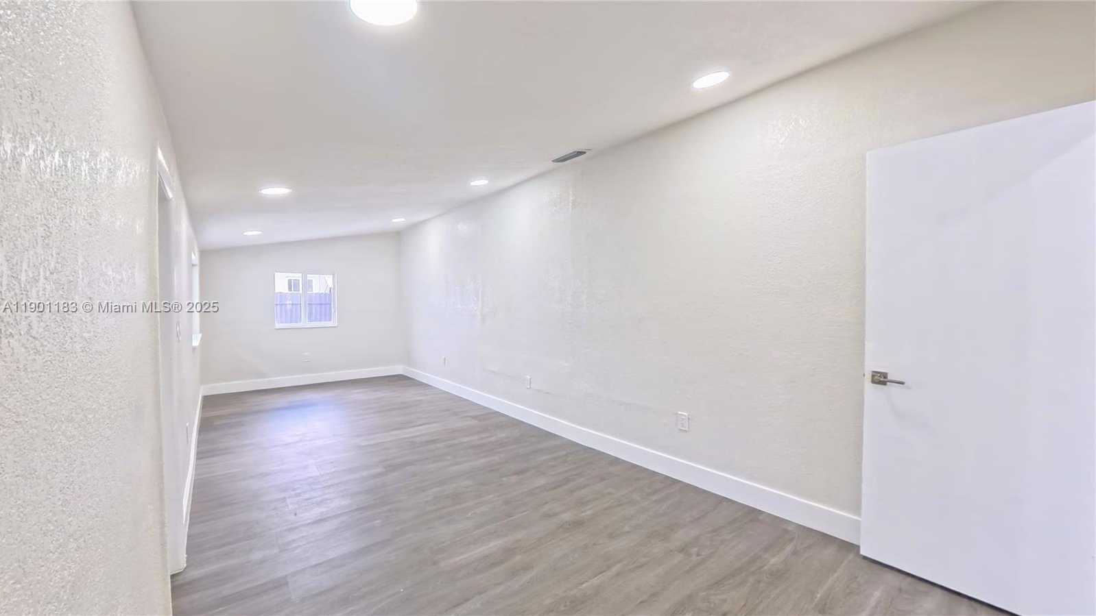 Small Image of 1575 WEST 6TH AVE, Hialeah Number 10