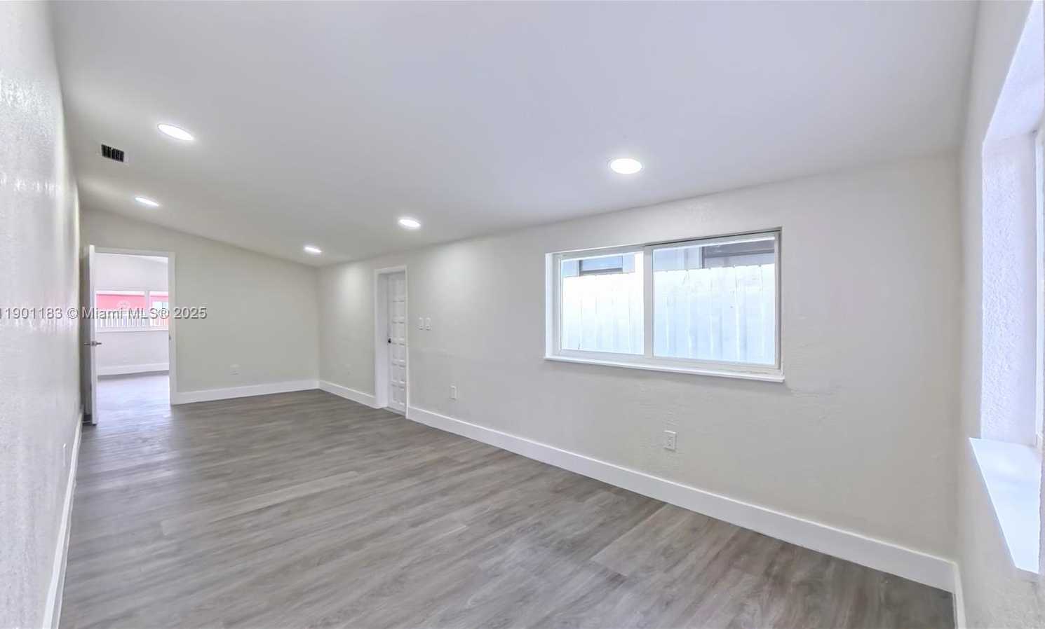 Small Image of 1575 WEST 6TH AVE, Hialeah Number 11