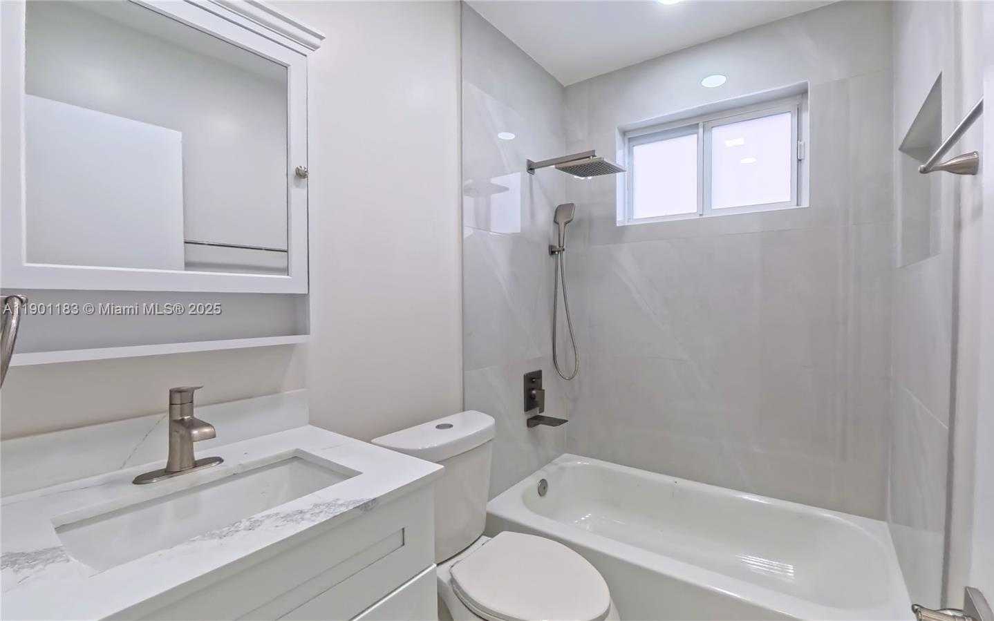 Small Image of 1575 WEST 6TH AVE, Hialeah Number 13