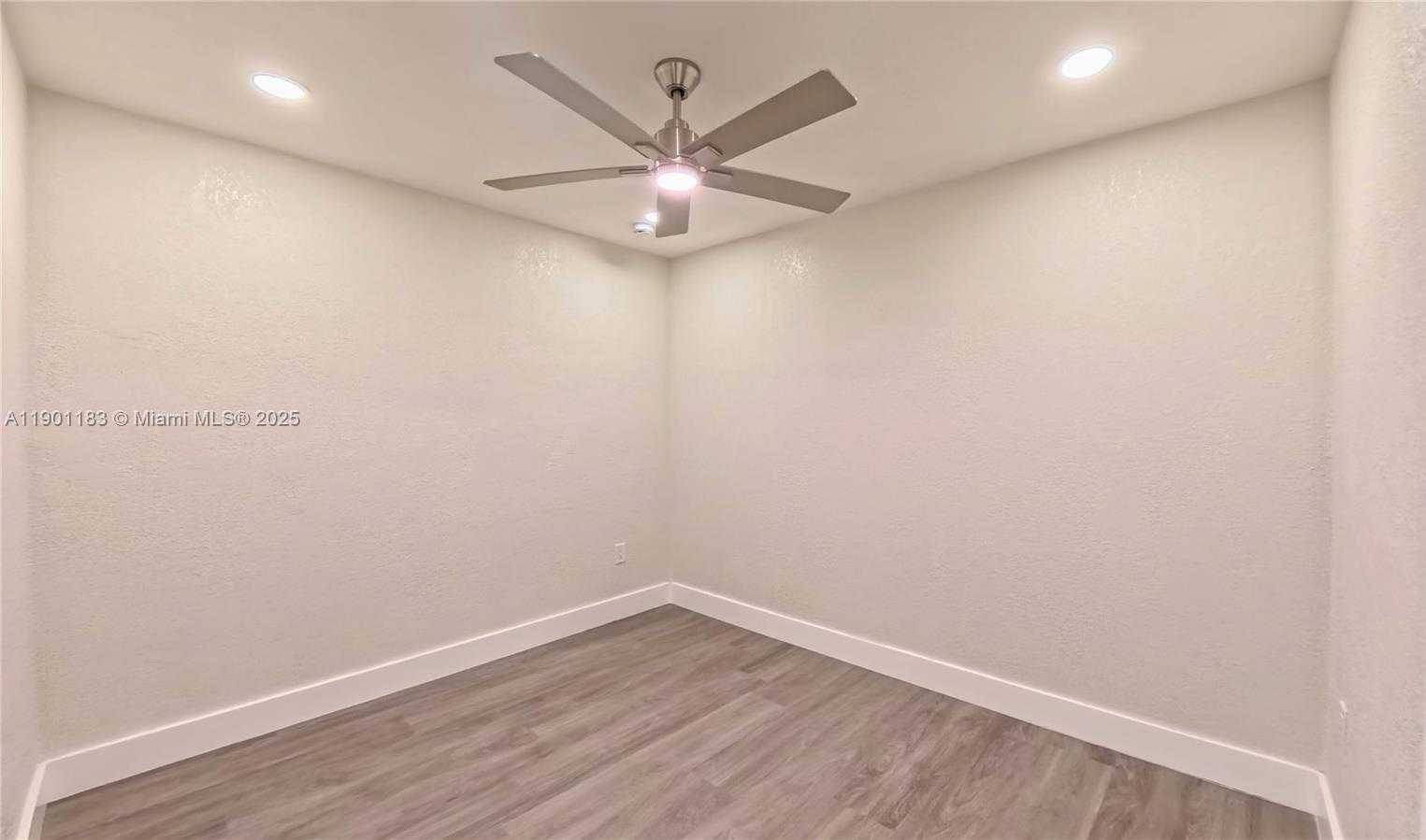 Small Image of 1575 WEST 6TH AVE, Hialeah Number 14