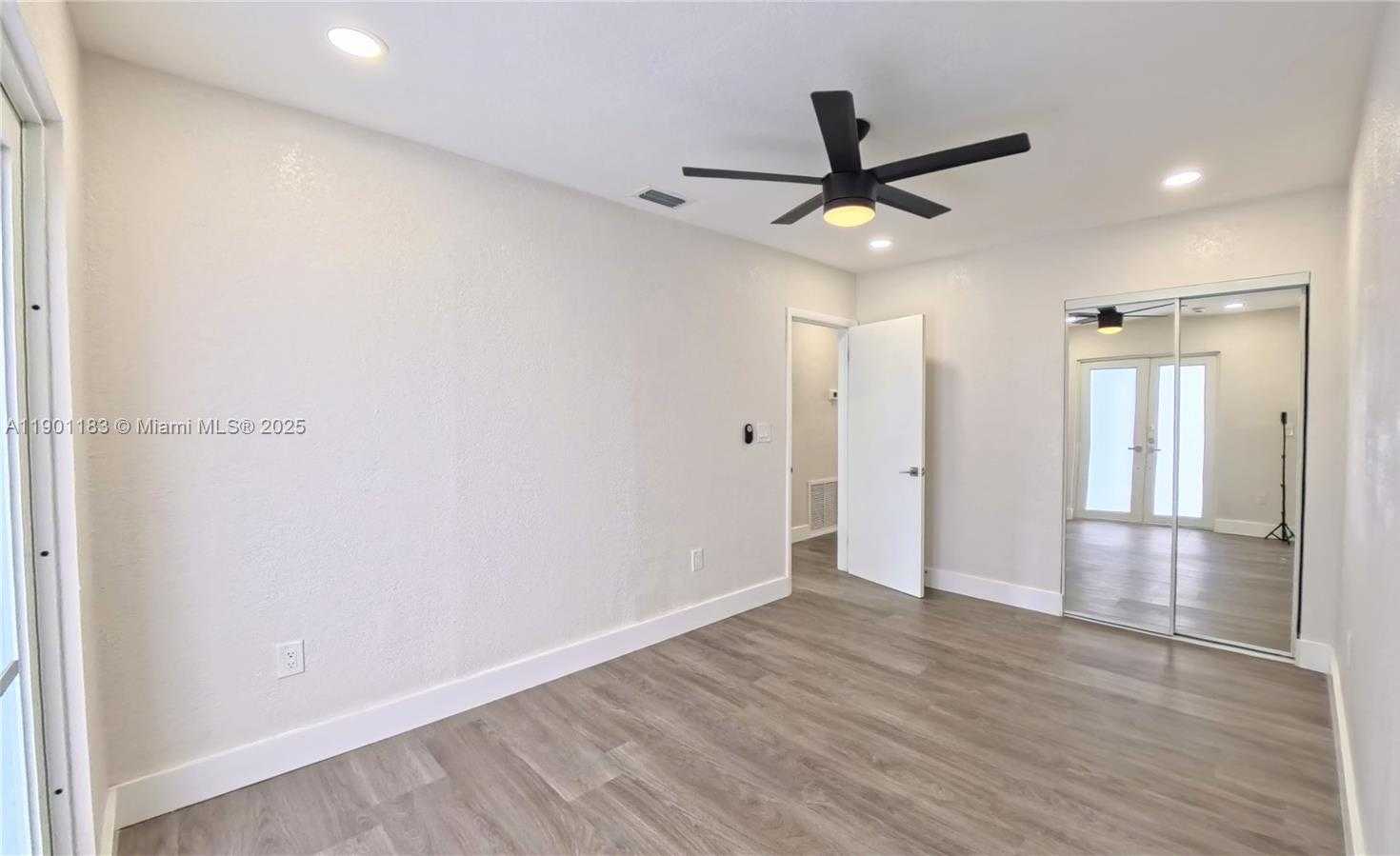 Small Image of 1575 WEST 6TH AVE, Hialeah Number 17