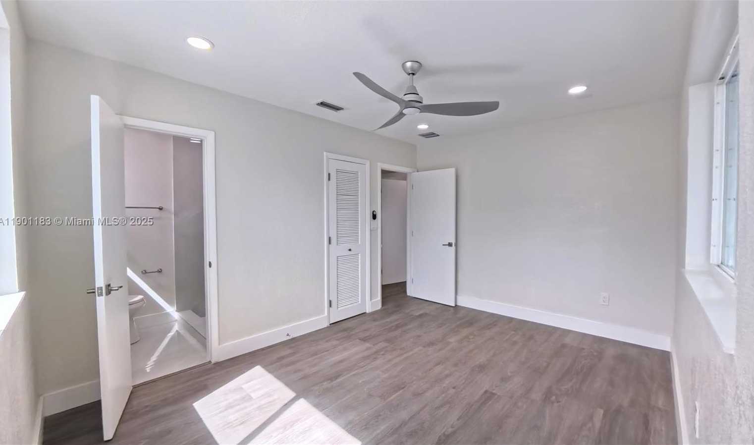 Small Image of 1575 WEST 6TH AVE, Hialeah Number 19