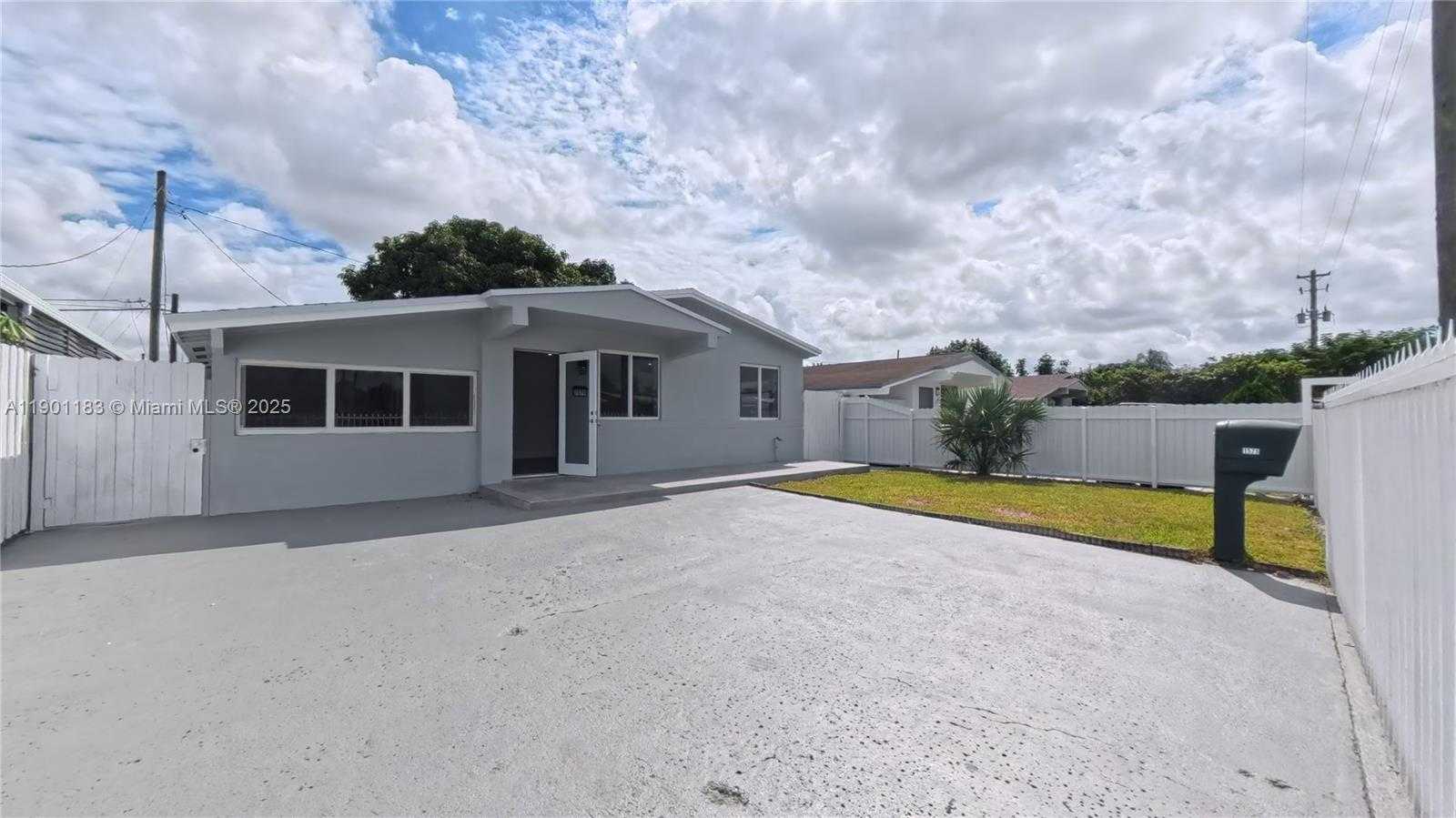 Small Image of 1575 WEST 6TH AVE, Hialeah Number 2