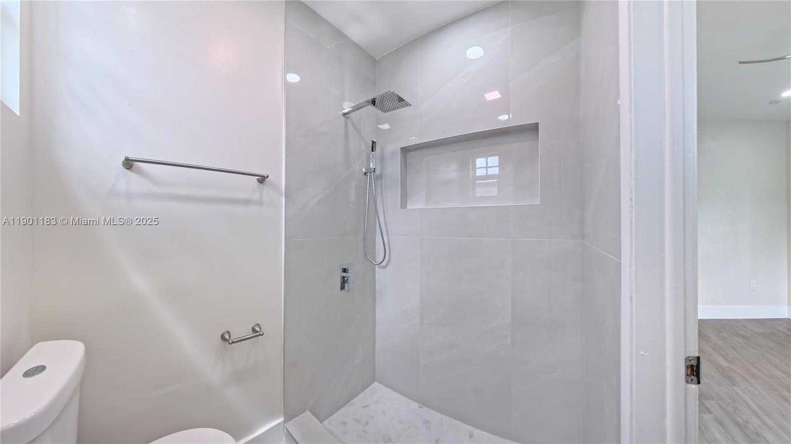 Small Image of 1575 WEST 6TH AVE, Hialeah Number 21