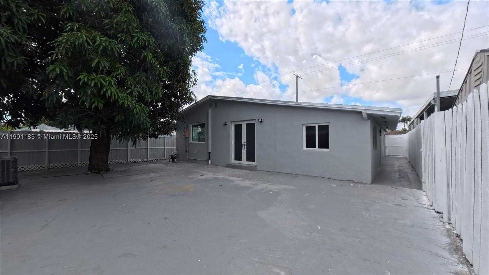 Small Image of 1575 WEST 6TH AVE, Hialeah Number 22