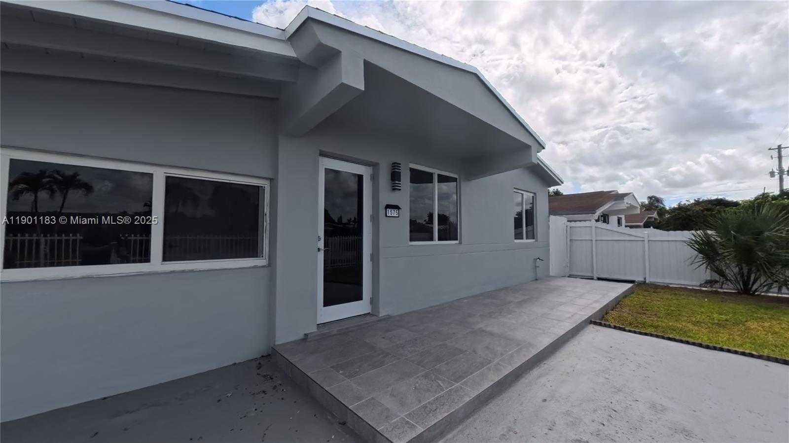 Small Image of 1575 WEST 6TH AVE, Hialeah Number 3