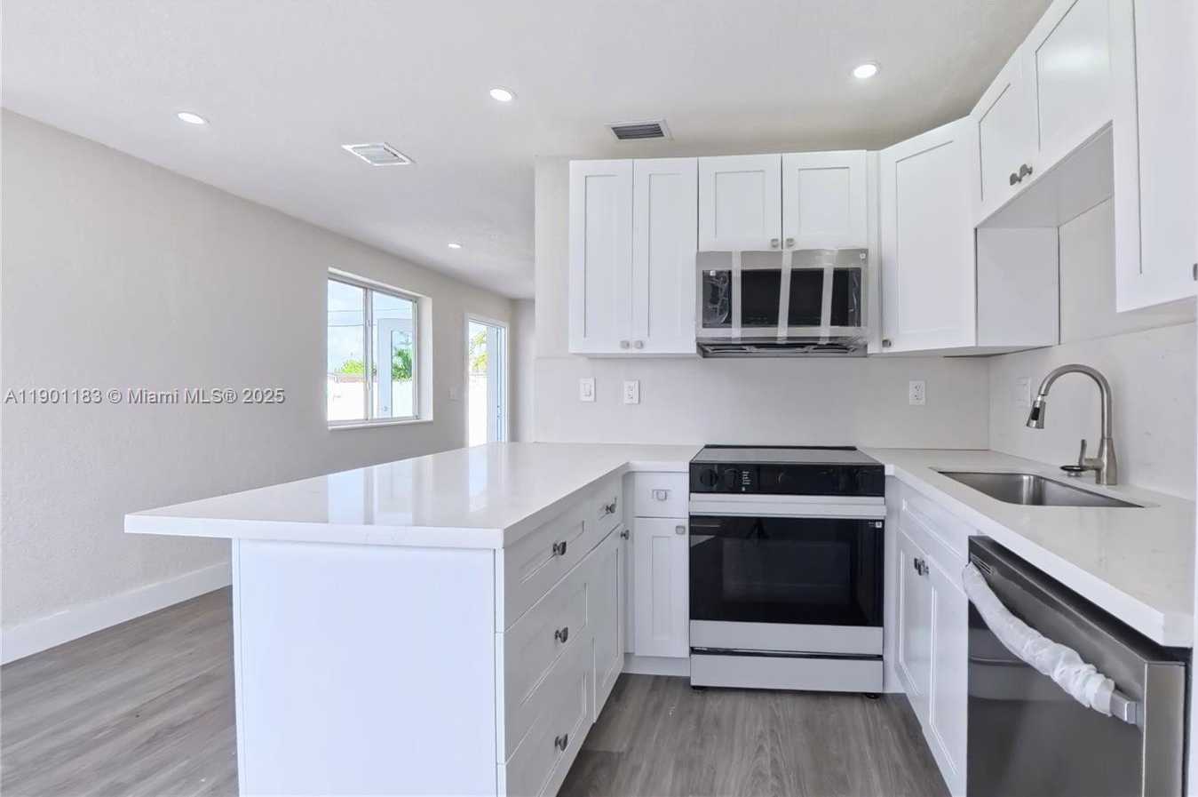 Small Image of 1575 WEST 6TH AVE, Hialeah Number 6