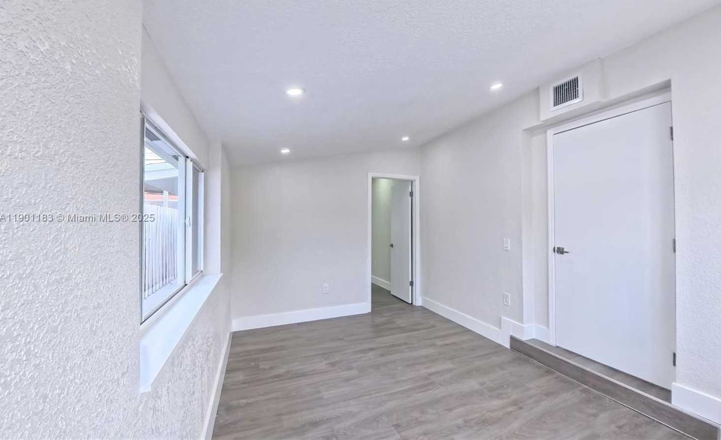 Small Image of 1575 WEST 6TH AVE, Hialeah Number 8
