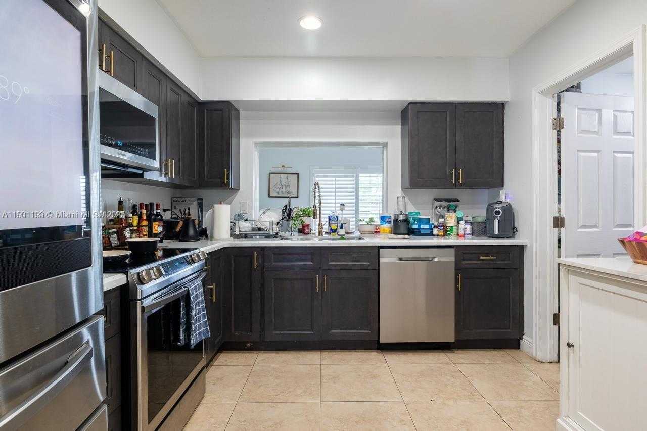 Small Image of 8740 NORTH WEST 11TH ST, Pembroke Pines Number 19