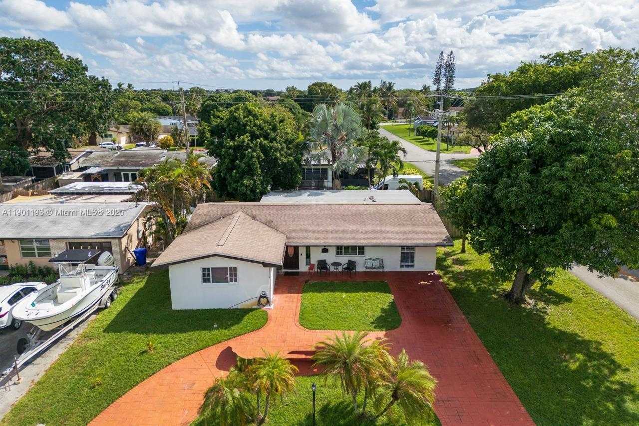 Small Image of 8740 NORTH WEST 11TH ST, Pembroke Pines Number 8